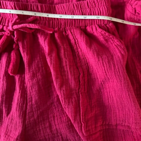 Pink Button-Up Shirt and Shorts Set l M - Picture 5 of 5